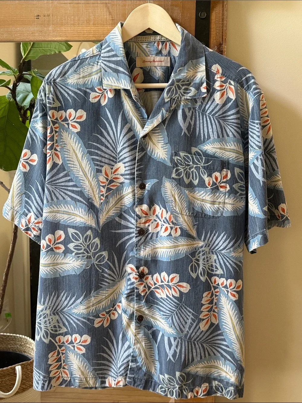 Tommy Bahama Tropical Print Hawaiian Shirt Size L